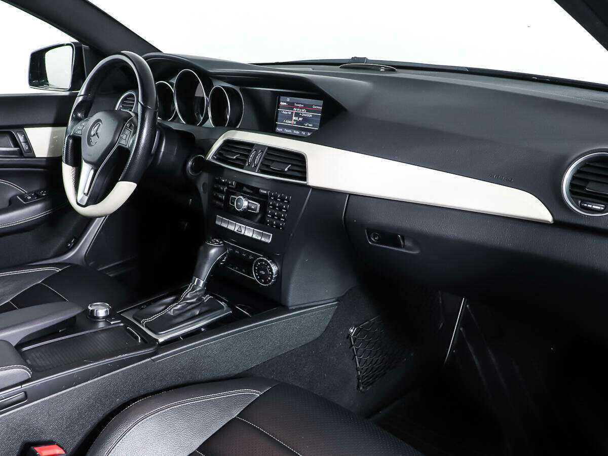 Б/У Мерседес-Бенц Ц-Класс 2012 года. Фото: #8