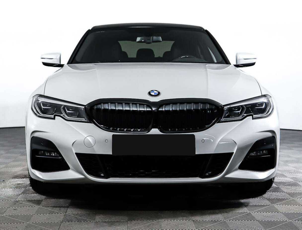 Б/У БМВ 3 серии 2019 года. Фото: #1