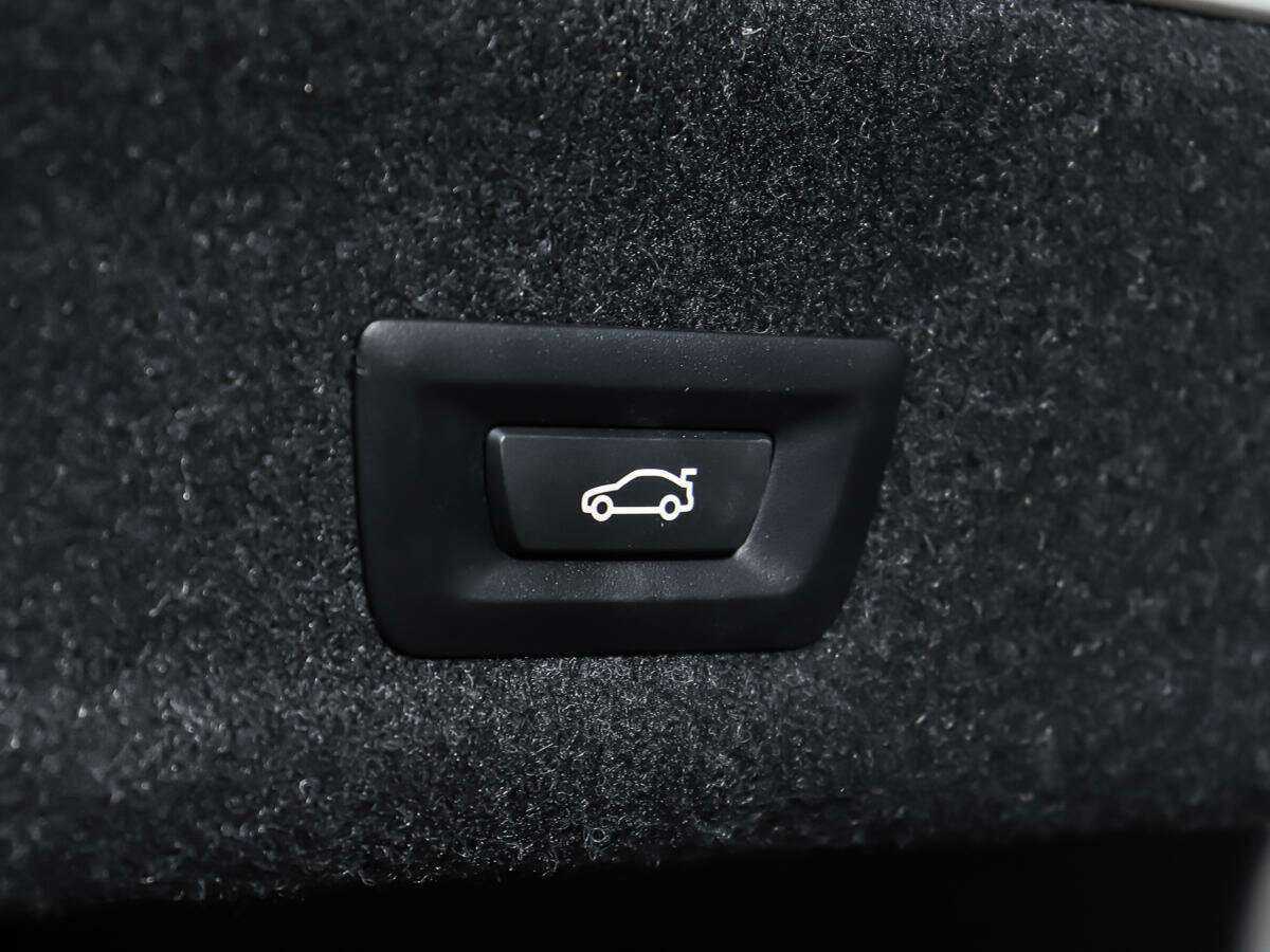 Б/У БМВ 3 серии 2019 года. Фото: #17