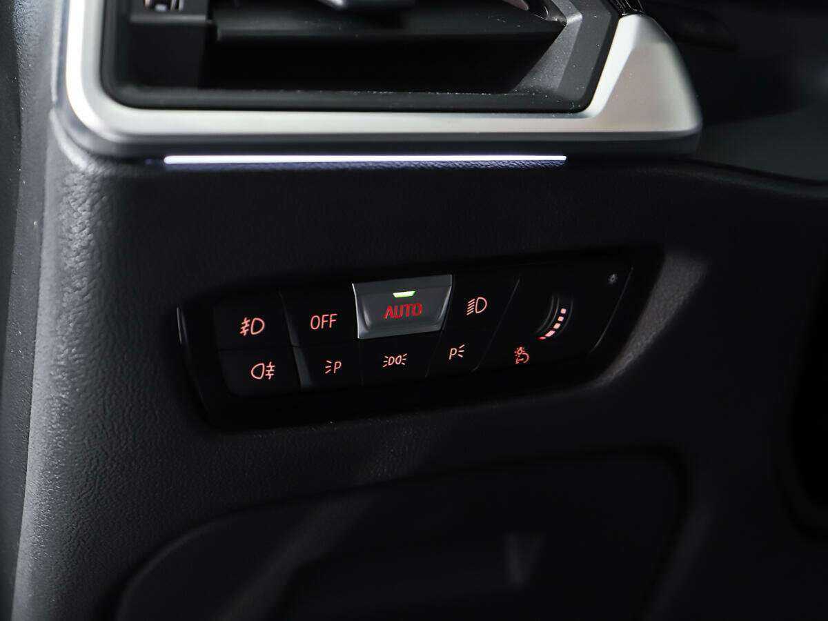 Б/У БМВ 3 серии 2019 года. Фото: #18