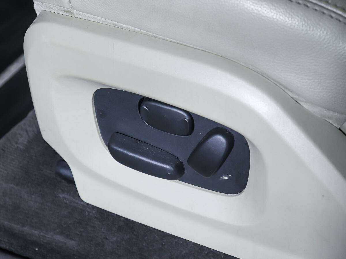 Б/У Лэнд Ровер Рэнж Ровер Эвок 2012 года. Фото: #17