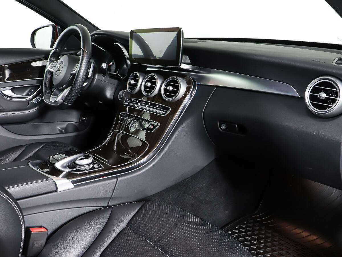 Б/У Мерседес-Бенц Ц-Класс 2016 года. Фото: #8