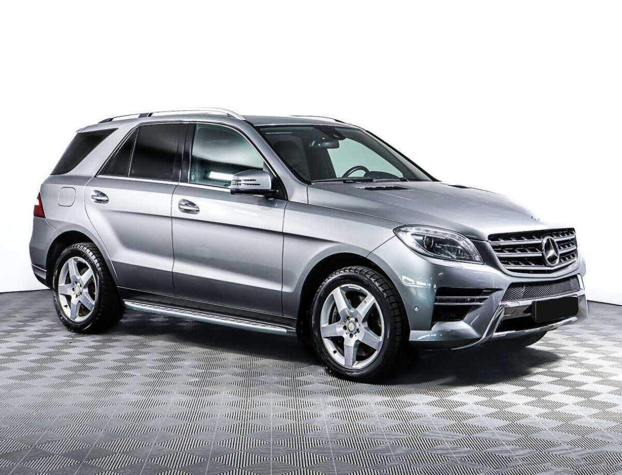 Б/У Мерседес-Бенц М-Класс 2013 года. Фото: #2