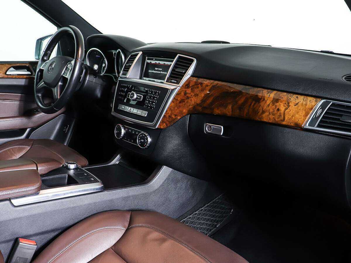 Б/У Мерседес-Бенц М-Класс 2013 года. Фото: #8