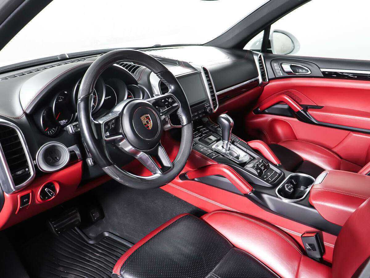 Б/У Порш Кайен 2017 года. Фото: #12