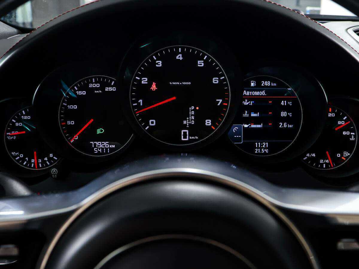 Б/У Порш Кайен 2017 года. Фото: #13