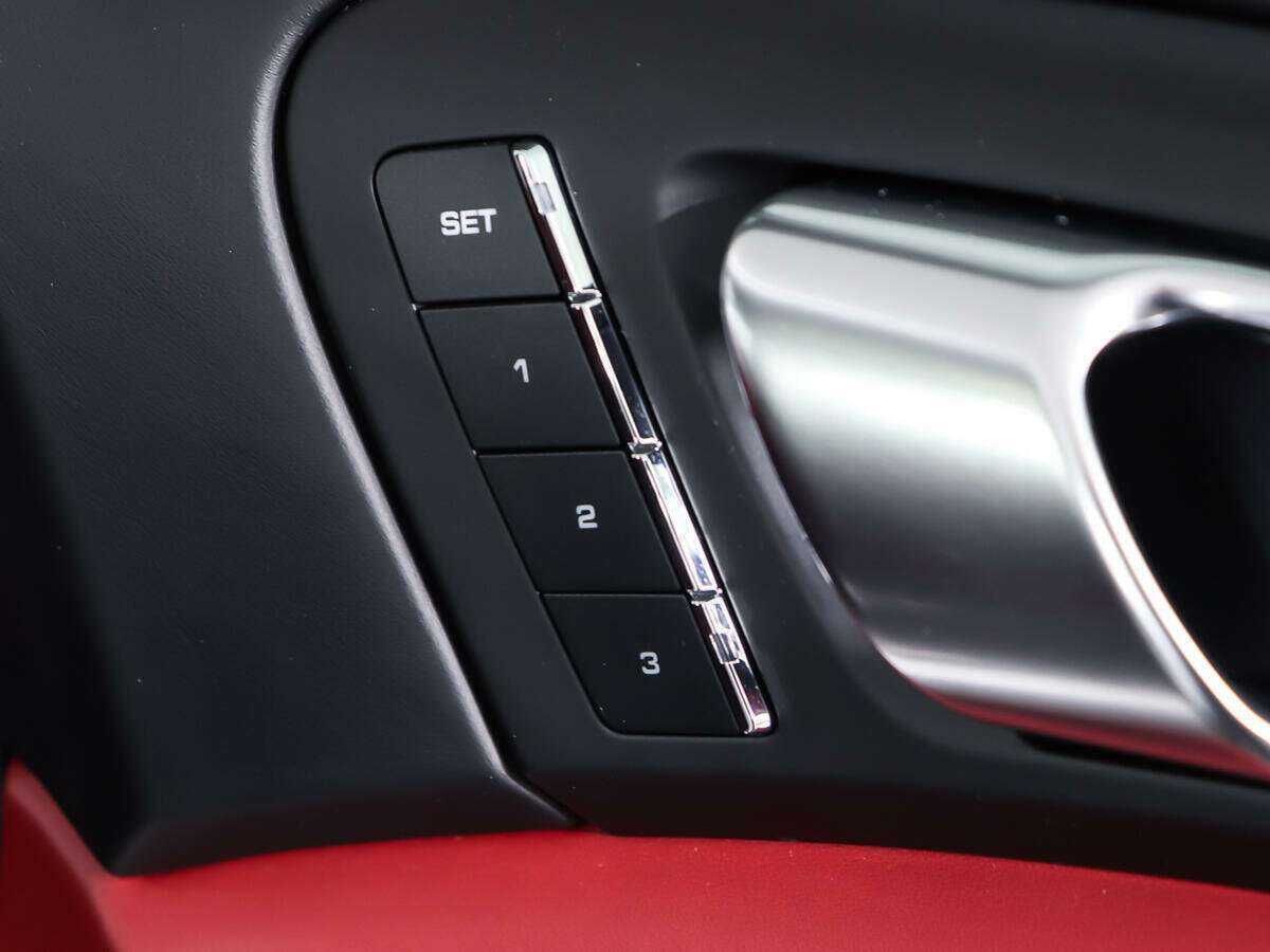 Б/У Порш Кайен 2017 года. Фото: #14