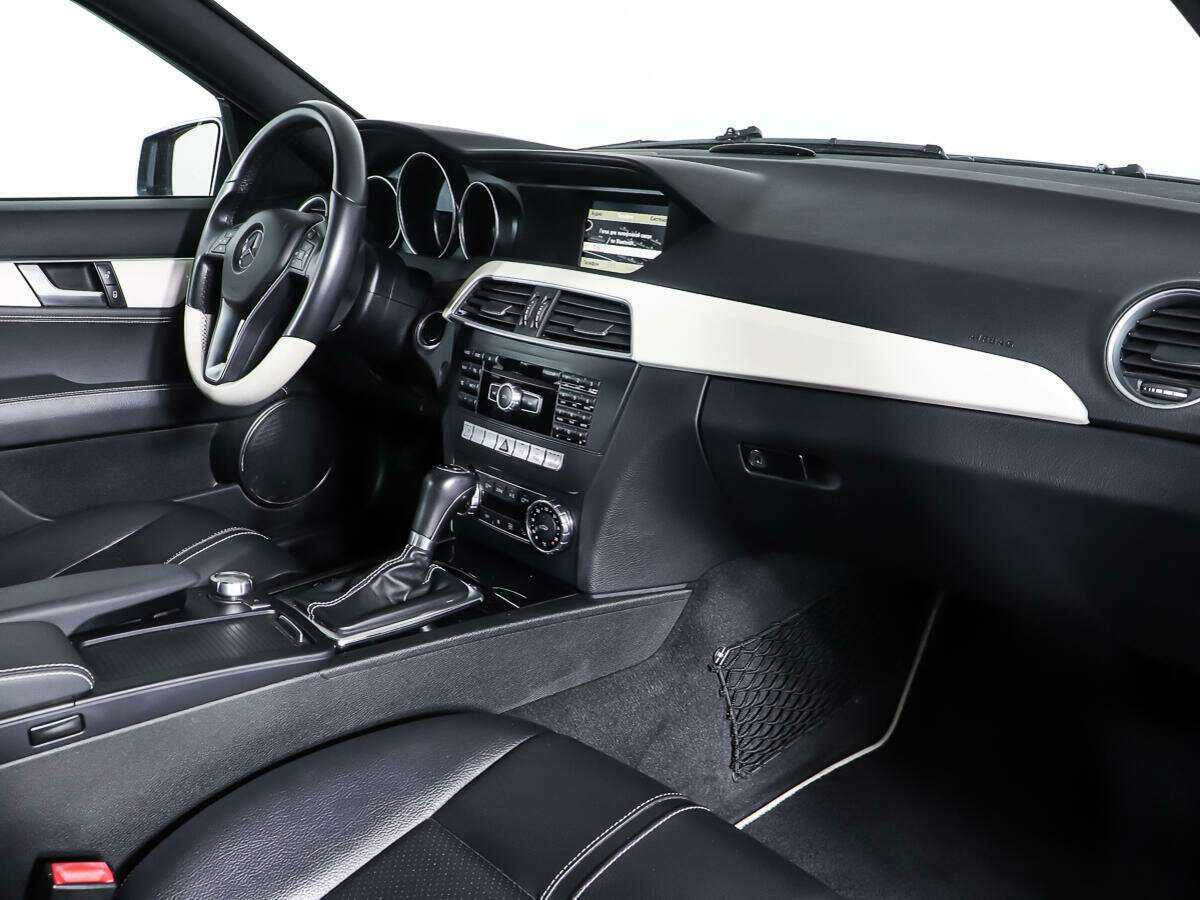 Б/У Мерседес-Бенц Ц-Класс 2011 года. Фото: #9