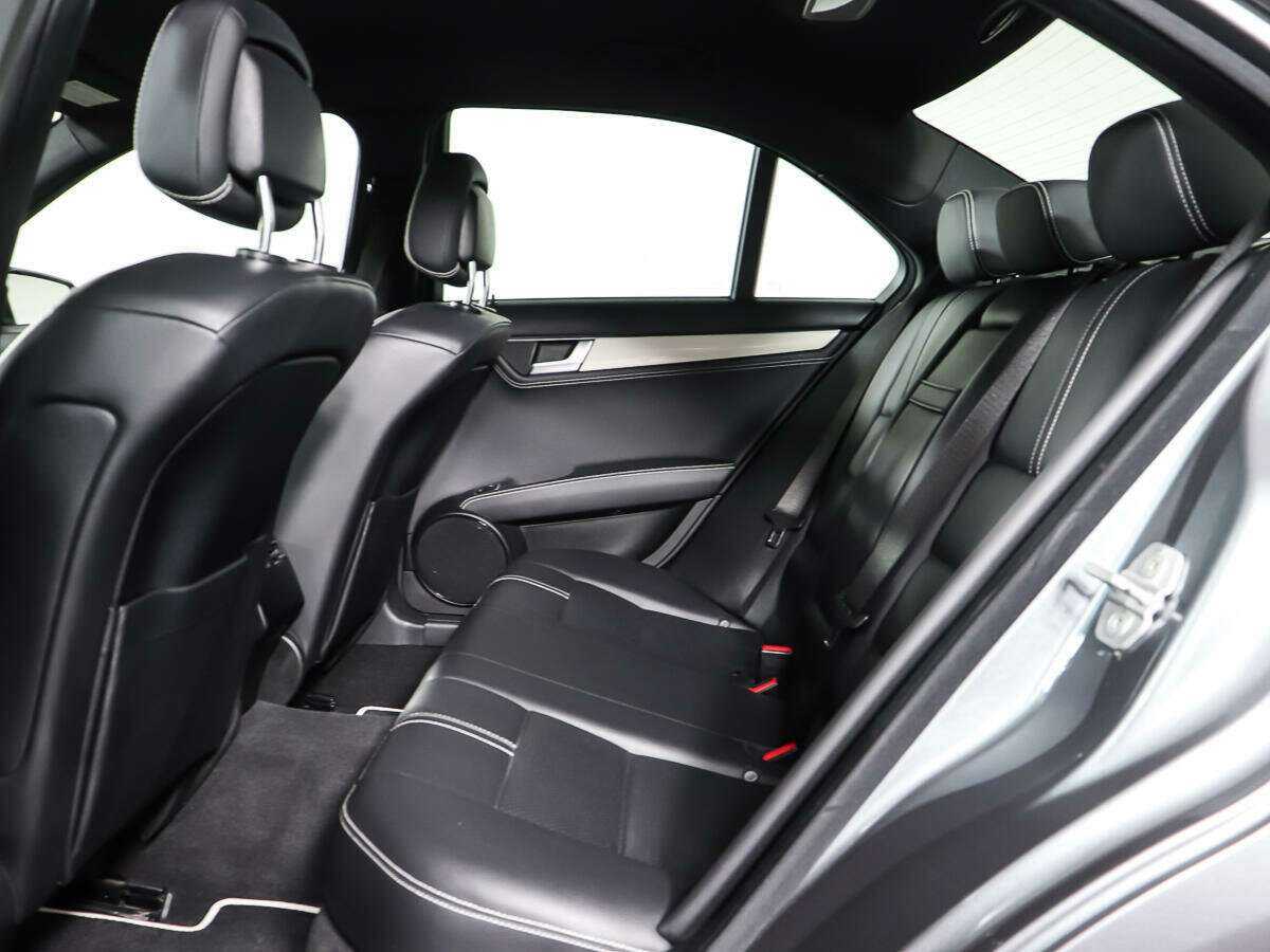 Б/У Мерседес-Бенц Ц-Класс 2011 года. Фото: #10