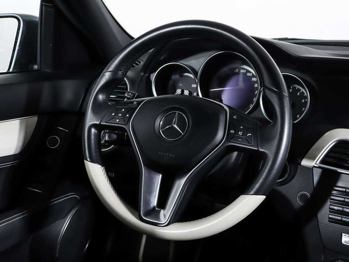 Б/У Мерседес-Бенц Ц-Класс 2011 года. Фото: #15