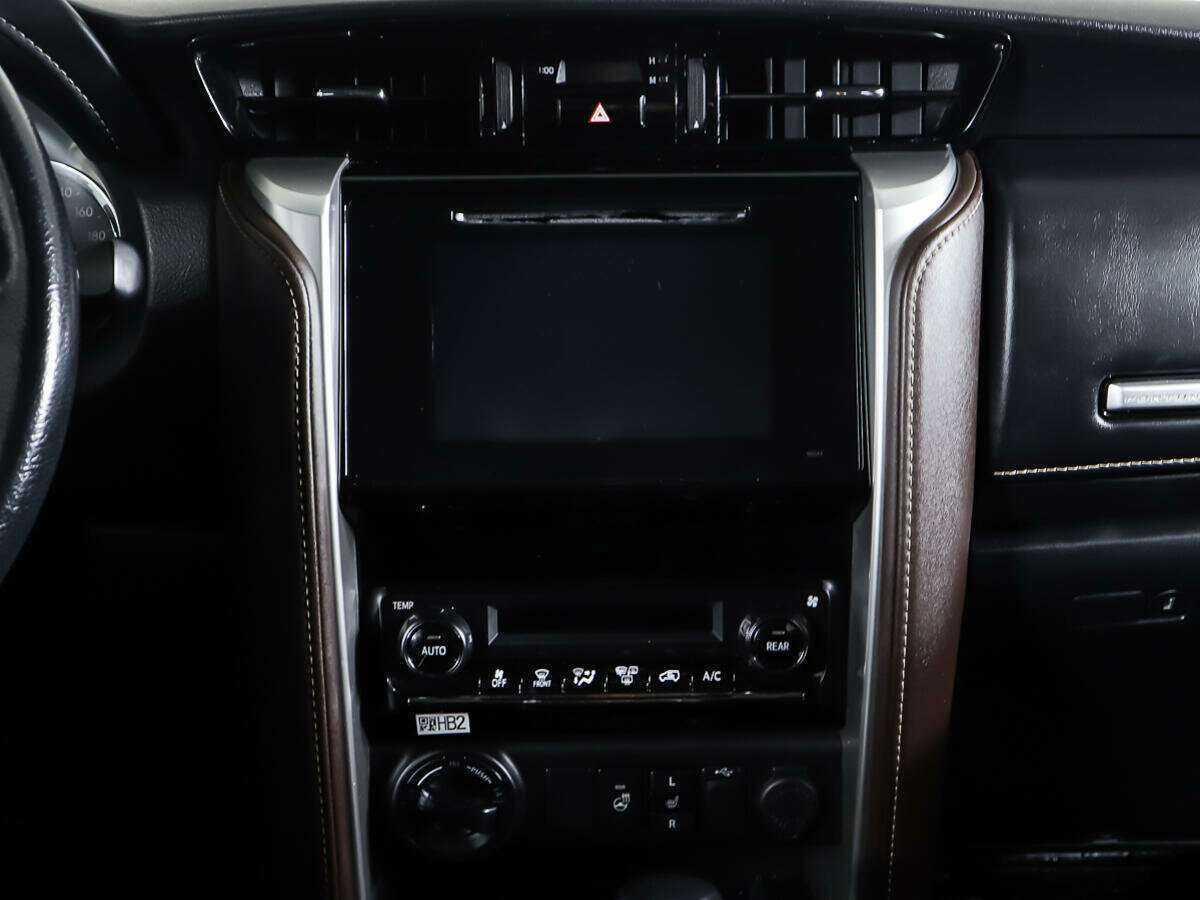 Б/У Тойота Фортюнер 2019 года. Фото: #11