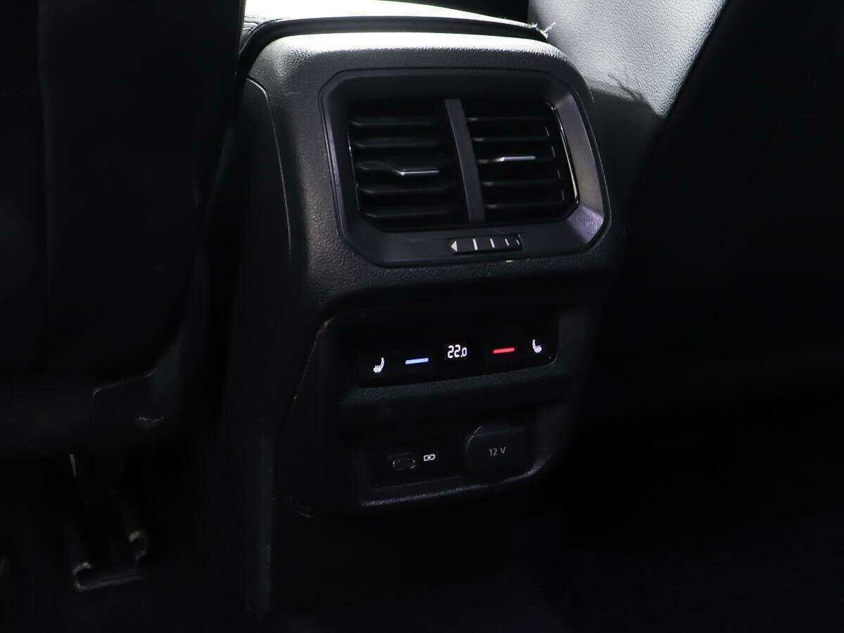 Б/У Фольксваген Тигуан 2018 года. Фото: #21