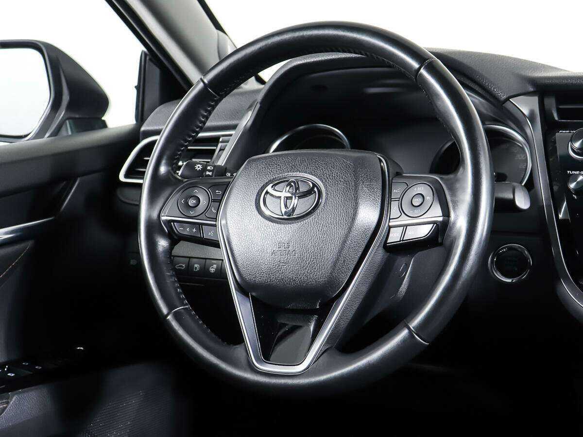 Б/У Тойота Камри 2019 года. Фото: #11