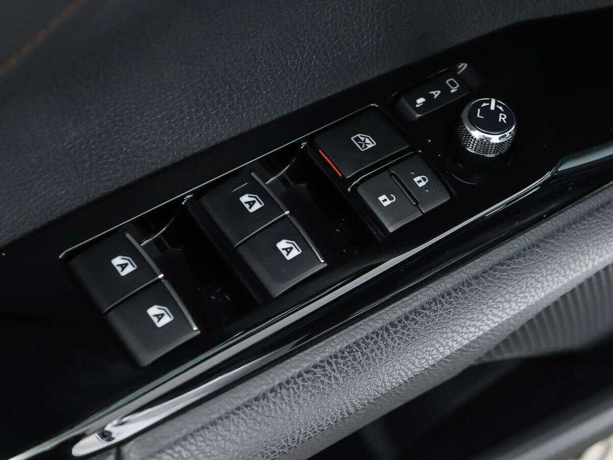 Б/У Тойота Камри 2019 года. Фото: #13