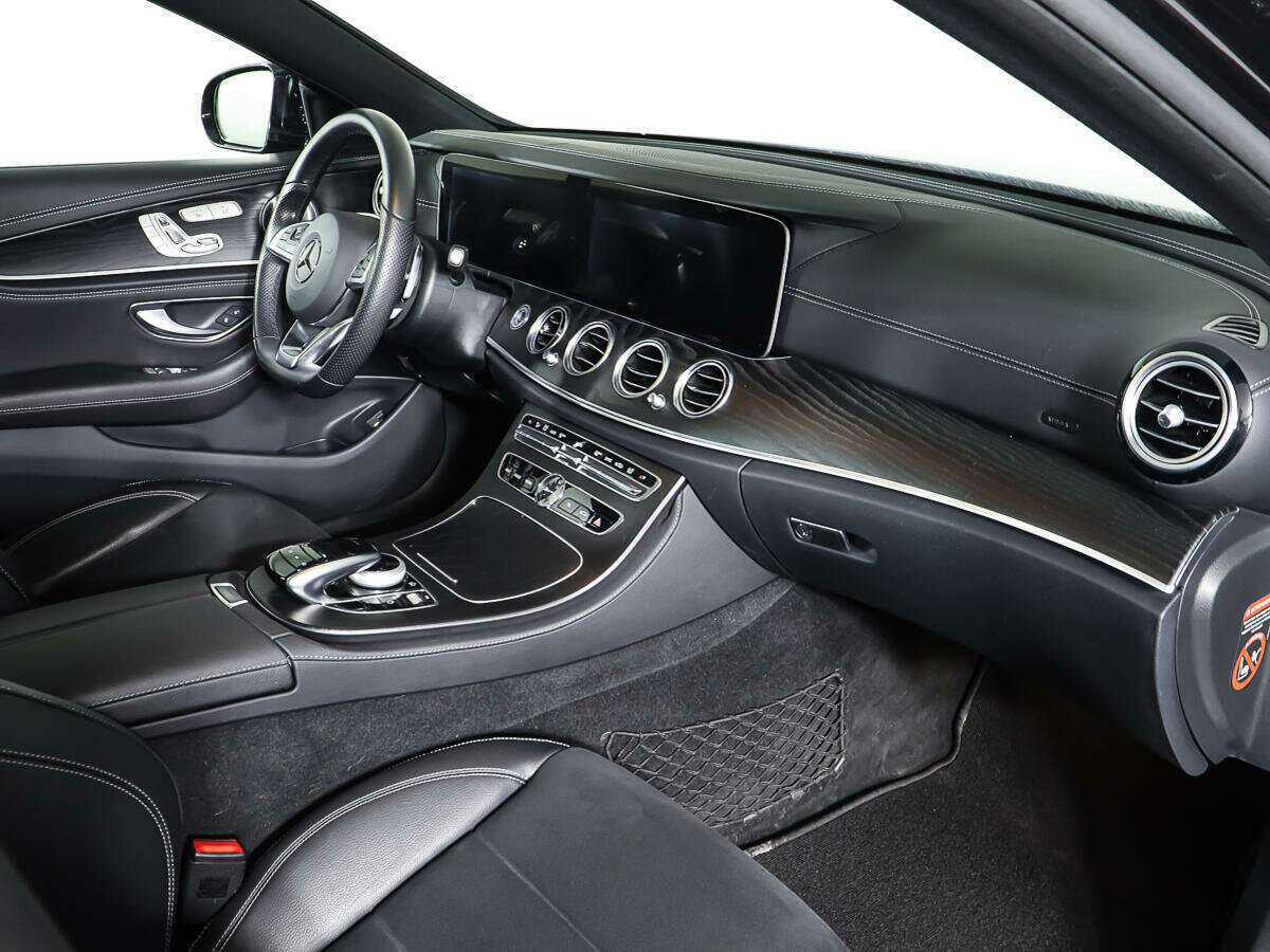 Б/У Мерседес-Бенц Е-Класс 2017 года. Фото: #8