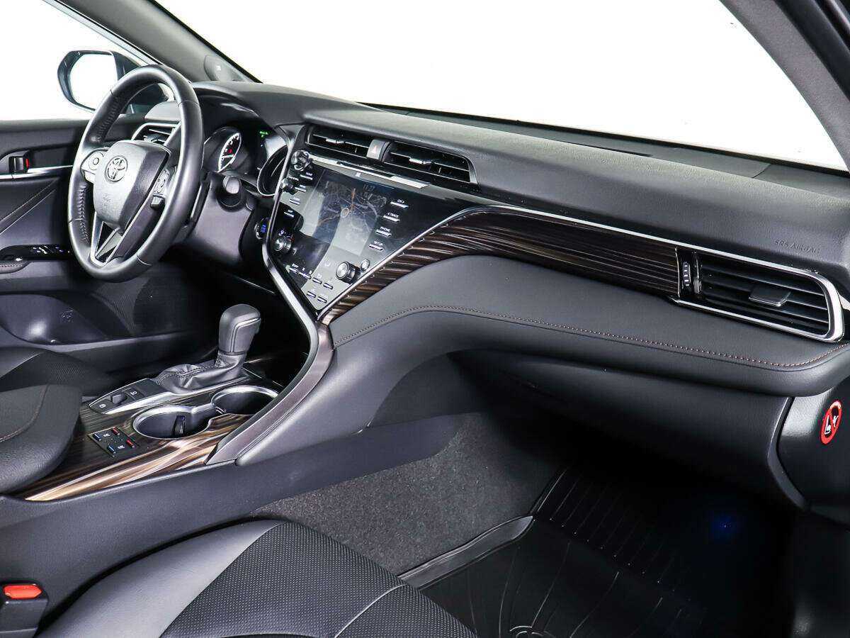 Б/У Тойота Камри 2019 года. Фото: #7