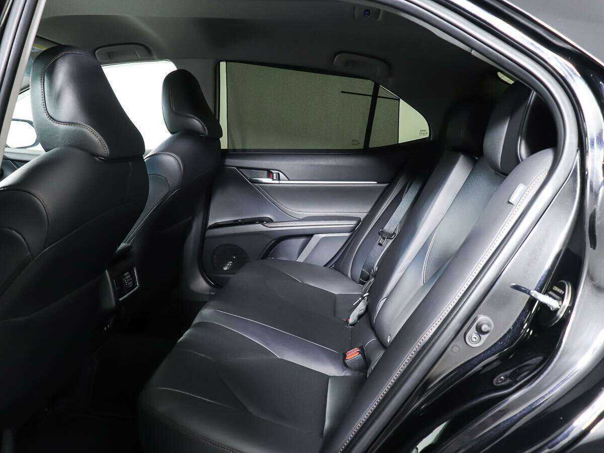 Б/У Тойота Камри 2019 года. Фото: #8