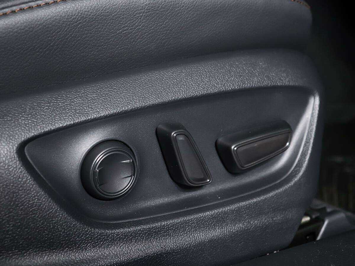 Б/У Тойота Камри 2019 года. Фото: #12