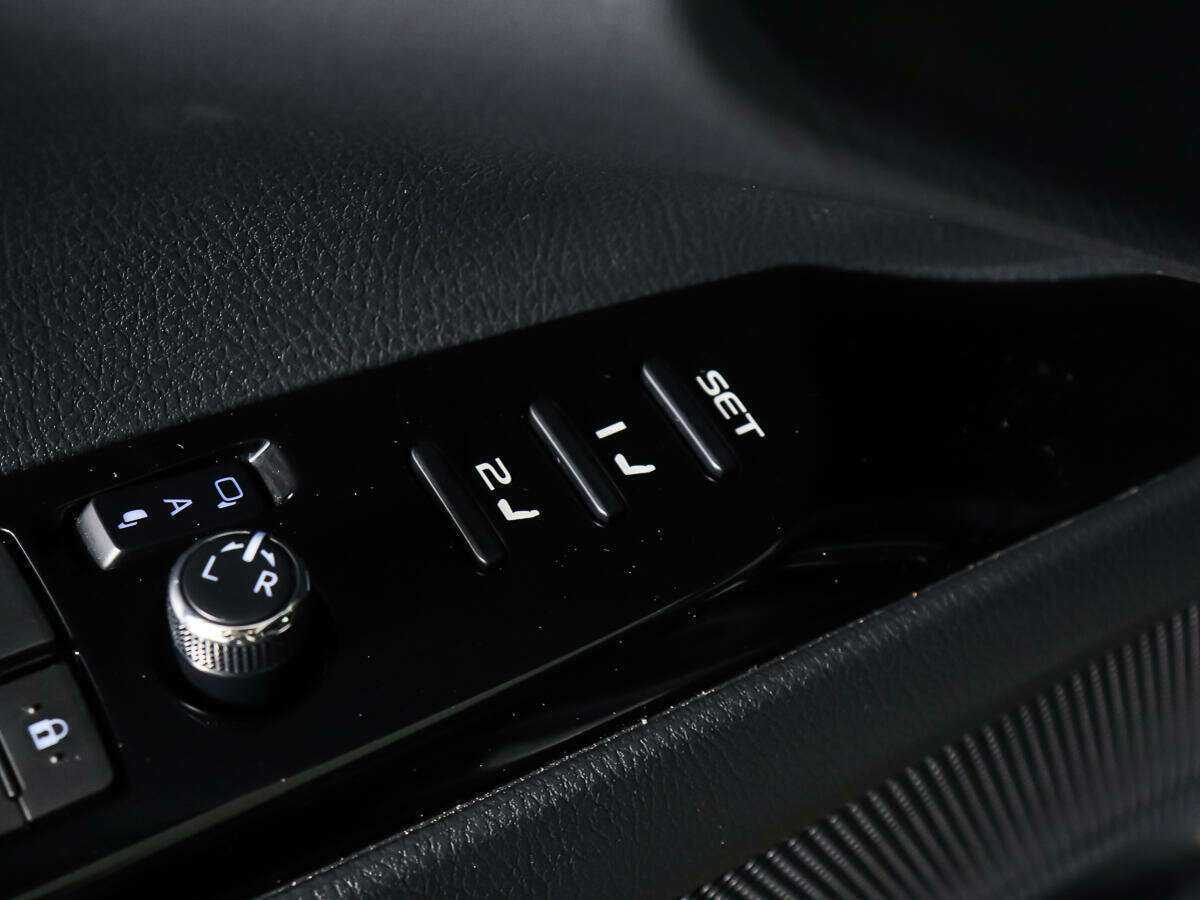 Б/У Тойота Камри 2019 года. Фото: #13