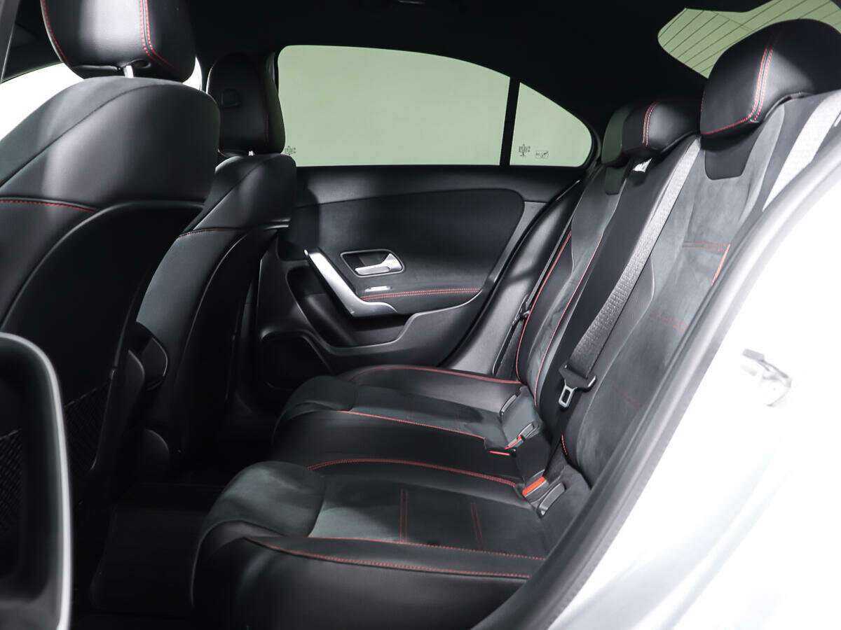 Б/У Мерседес-Бенц А-Класс 2019 года. Фото: #8