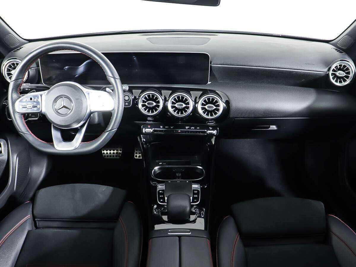 Б/У Мерседес-Бенц А-Класс 2019 года. Фото: #9