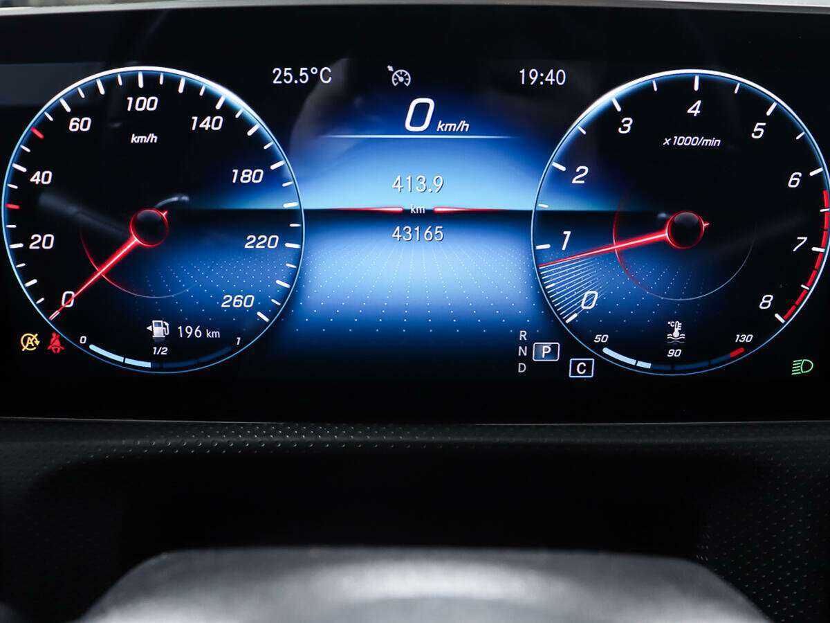 Б/У Мерседес-Бенц А-Класс 2019 года. Фото: #12