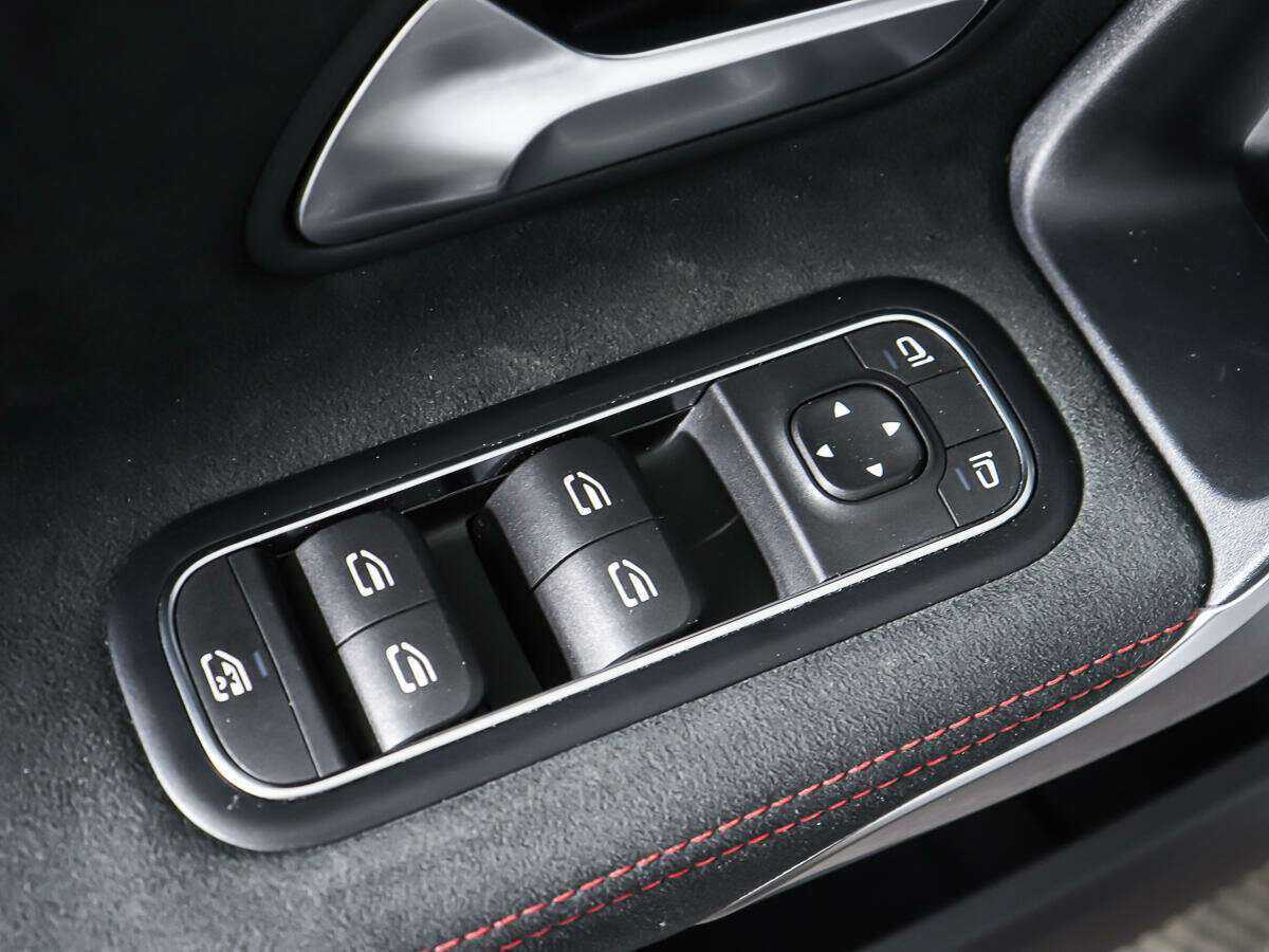 Б/У Мерседес-Бенц А-Класс 2019 года. Фото: #14