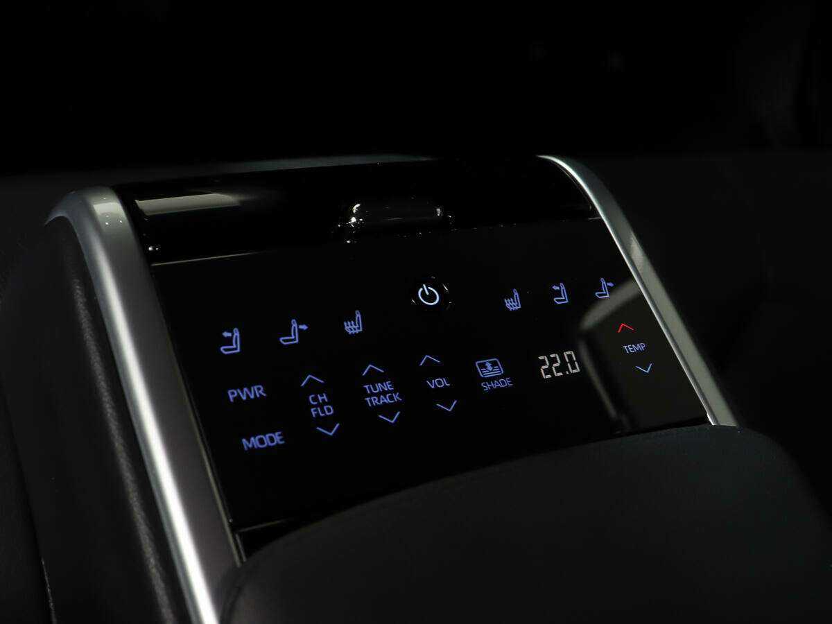 Б/У Тойота Камри 2020 года. Фото: #14