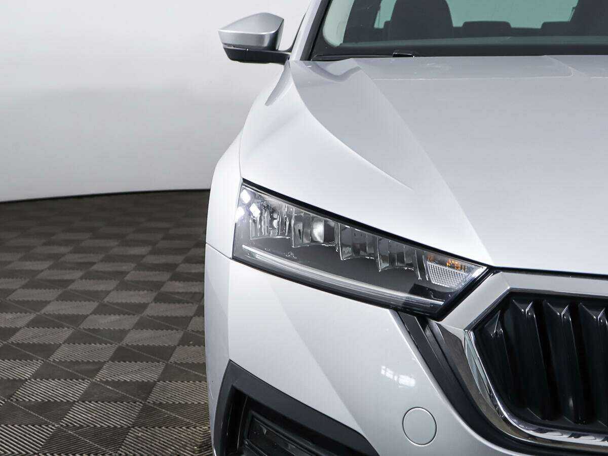 Б/У Шкода Октавия 2020 года. Фото: #23