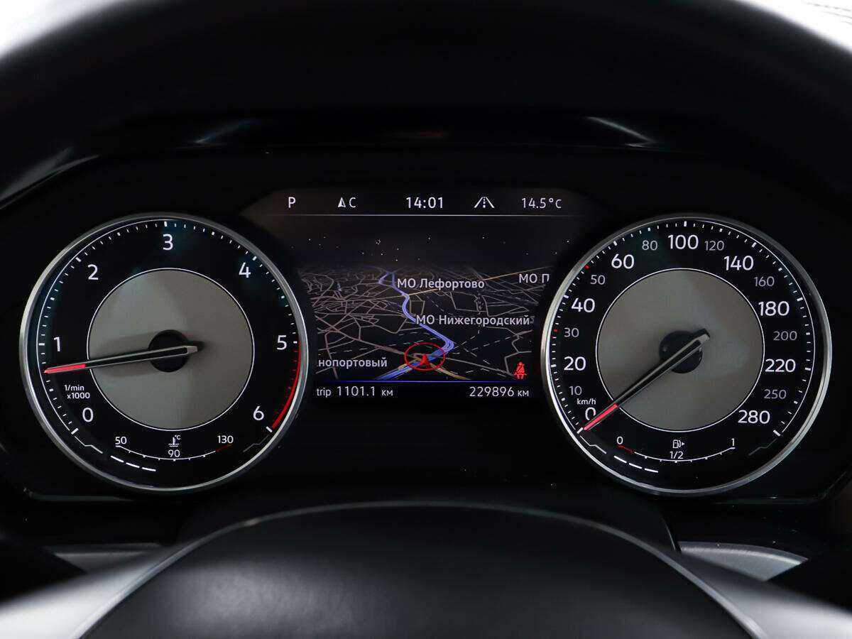 Б/У Фольксваген Туарег 2020 года. Фото: #14