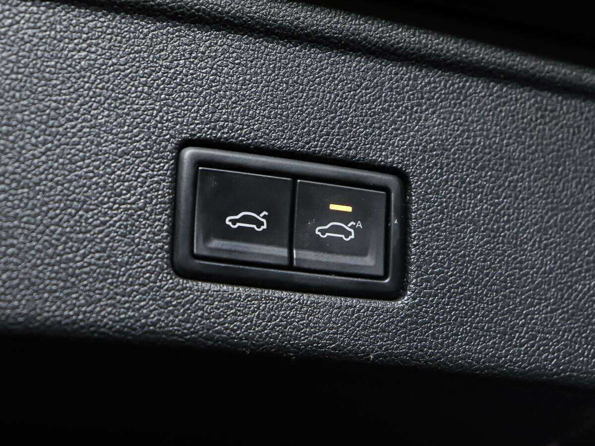 Б/У Фольксваген Туарег 2020 года. Фото: #24