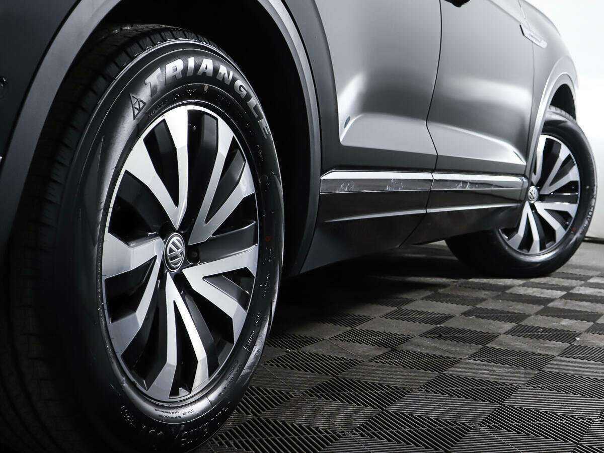 Б/У Фольксваген Туарег 2020 года. Фото: #25