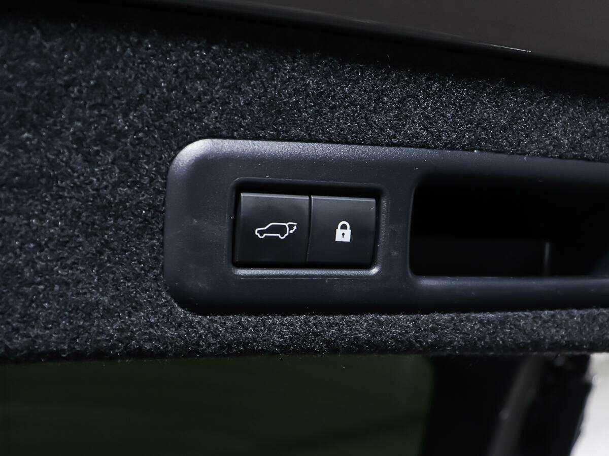 Б/У Лексус Р-Икс 2019 года. Фото: #18