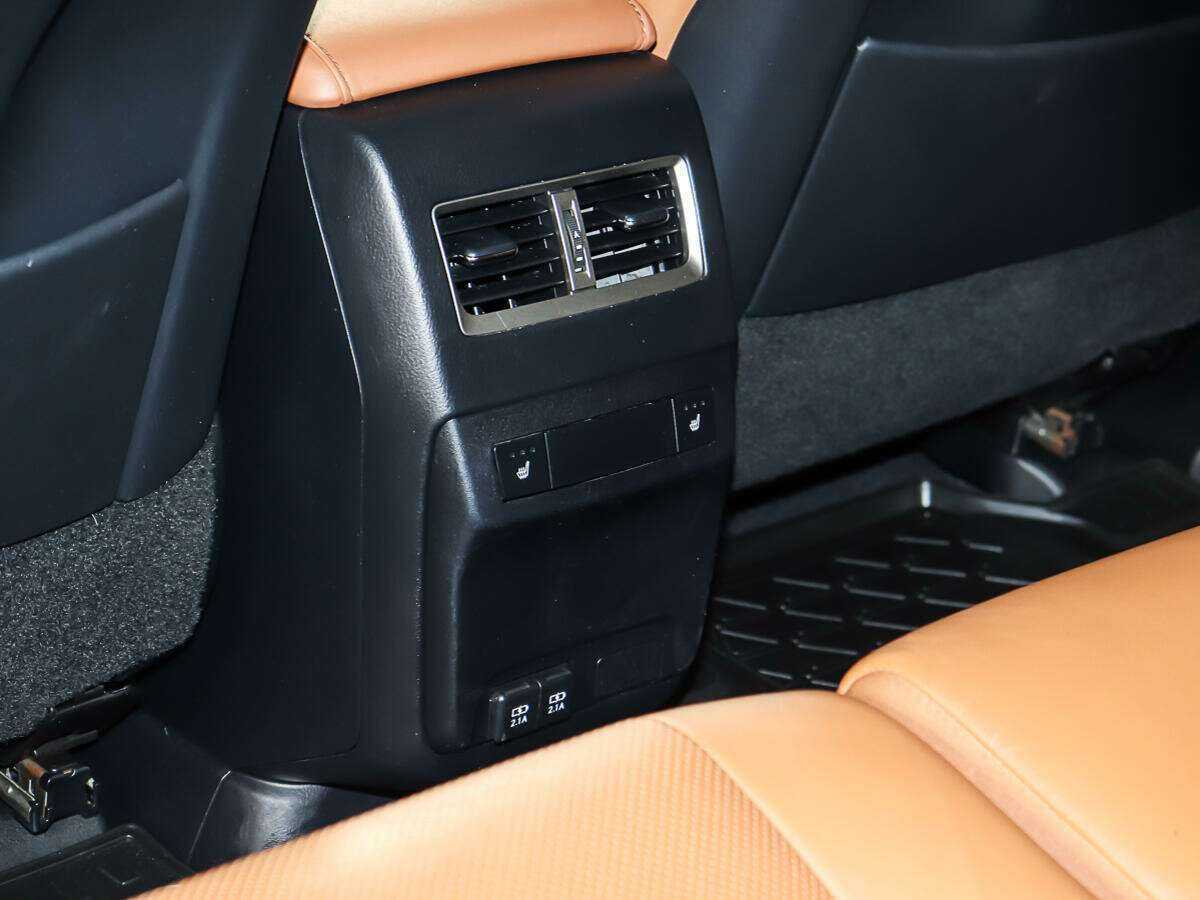 Б/У Лексус Р-Икс 2019 года. Фото: #21