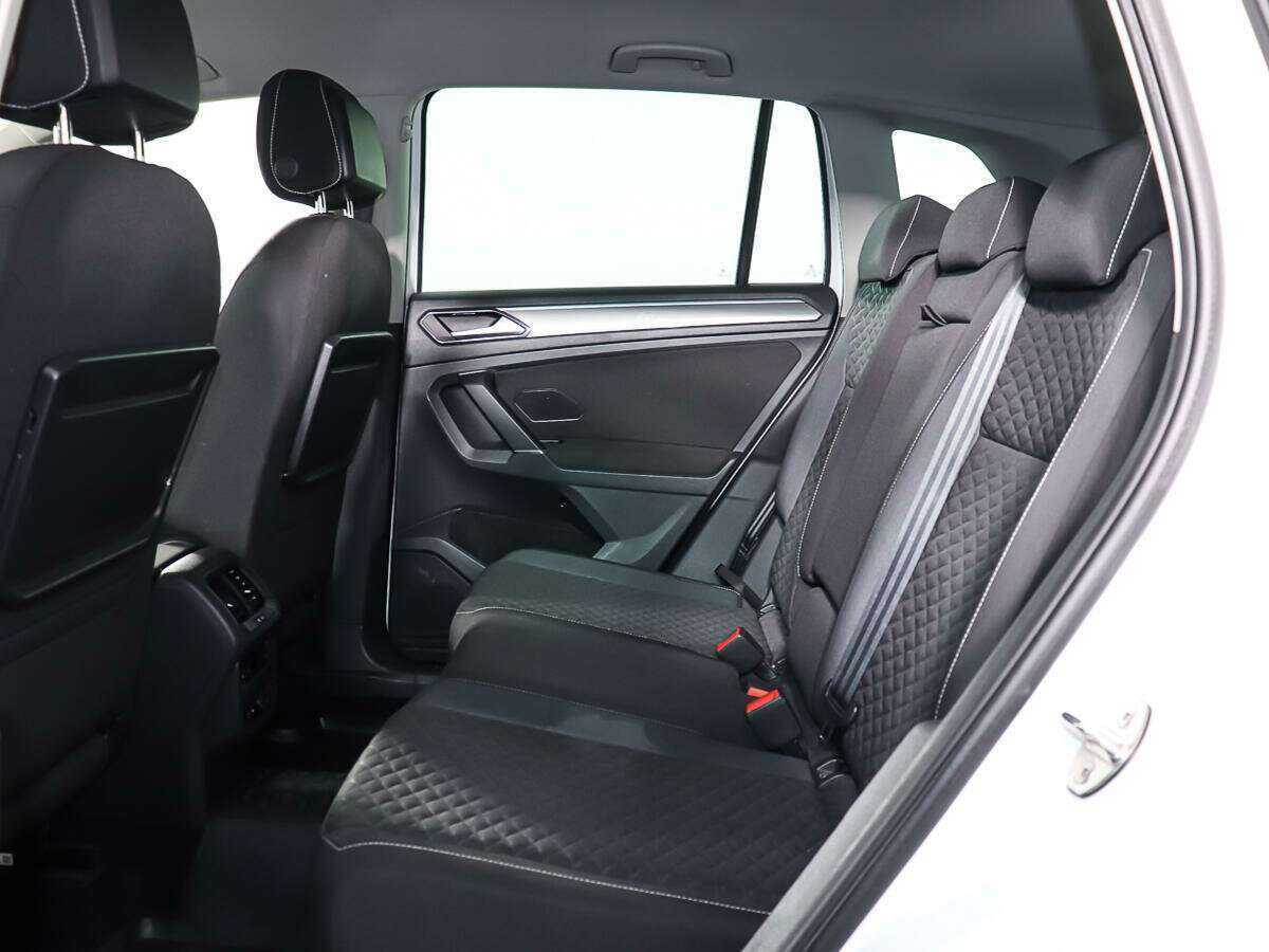 Б/У Фольксваген Тигуан 2018 года. Фото: #9