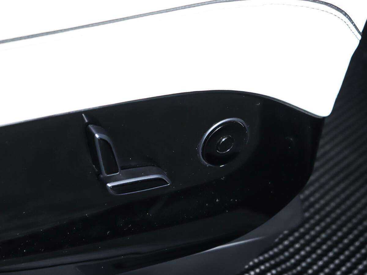 Б/У Тесла Модел Икс 2018 года. Фото: #15