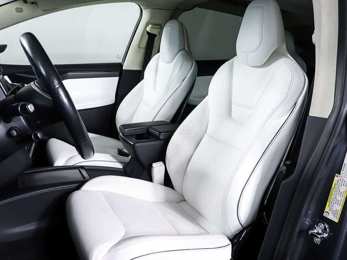 Б/У Тесла Модел Икс 2018 года. Фото: #20