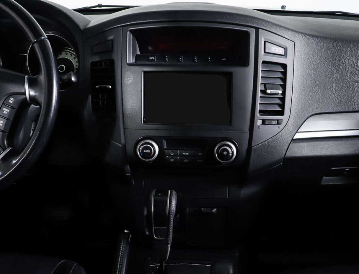 Б/У Митсубиши Паджеро 2010 года. Фото: #11