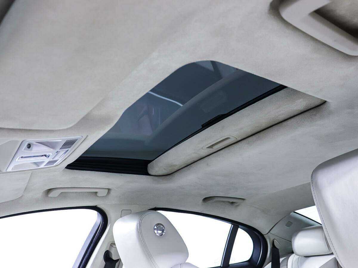 Б/У Ягуар ИксФ 2012 года. Фото: #17