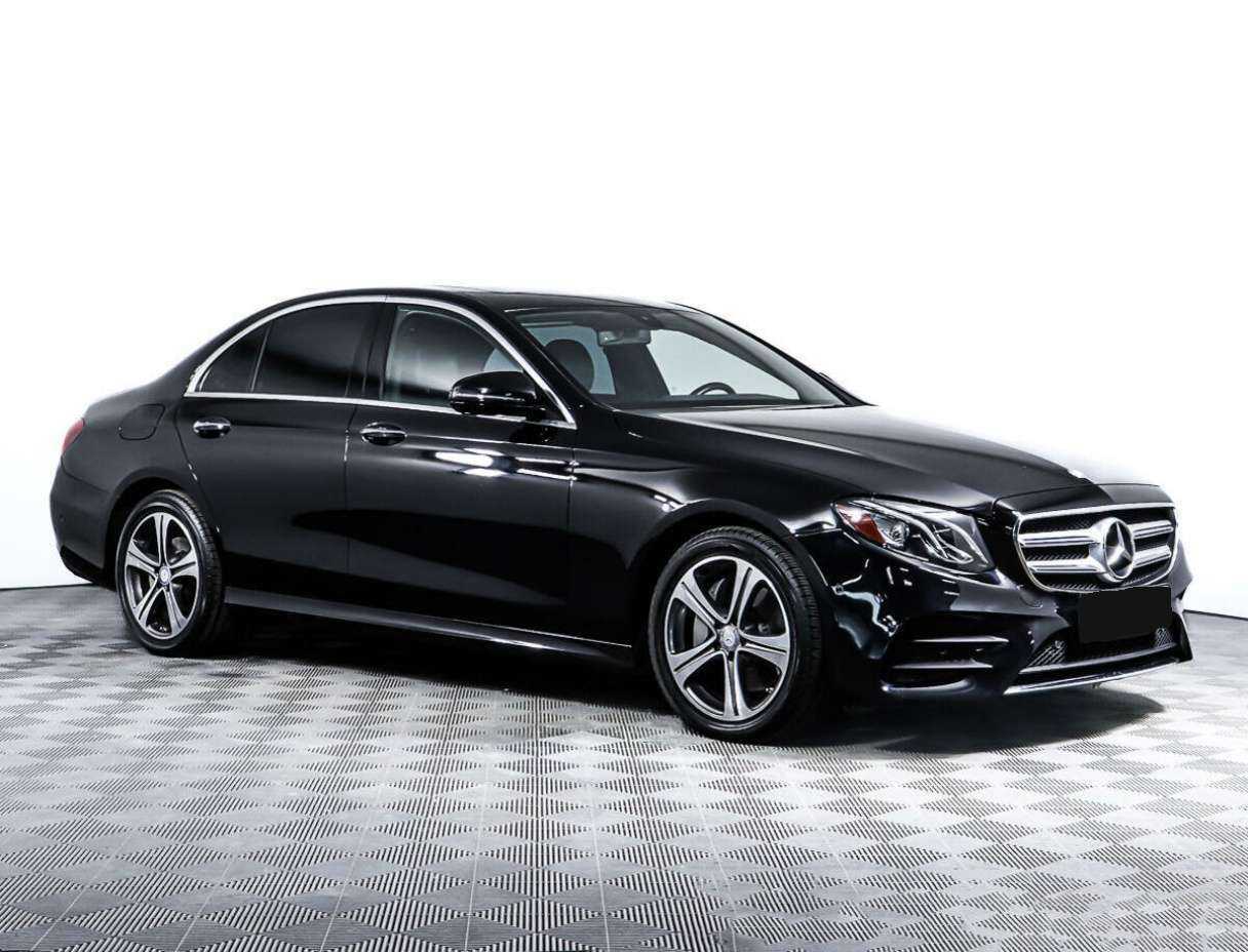 Б/У Мерседес-Бенц Е-Класс 2016 года. Фото: #2