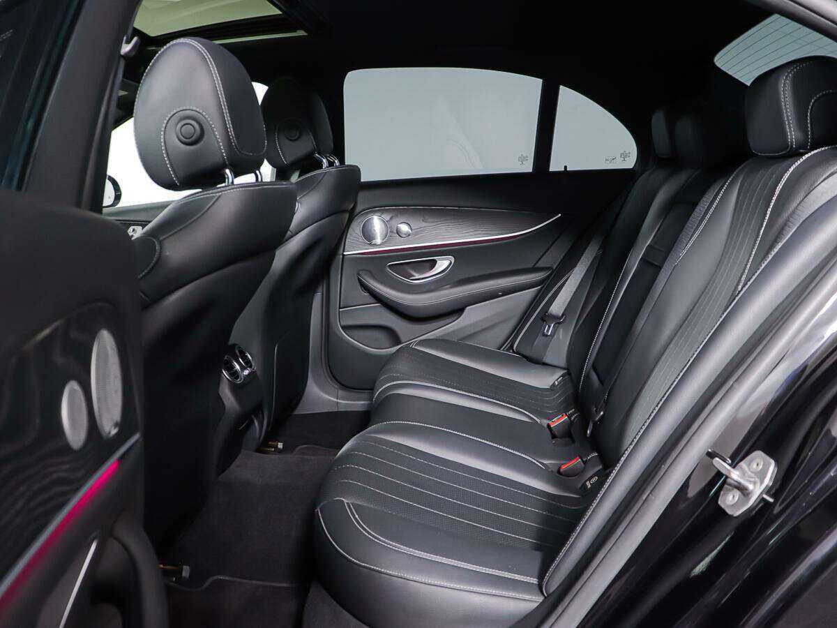 Б/У Мерседес-Бенц Е-Класс 2016 года. Фото: #8