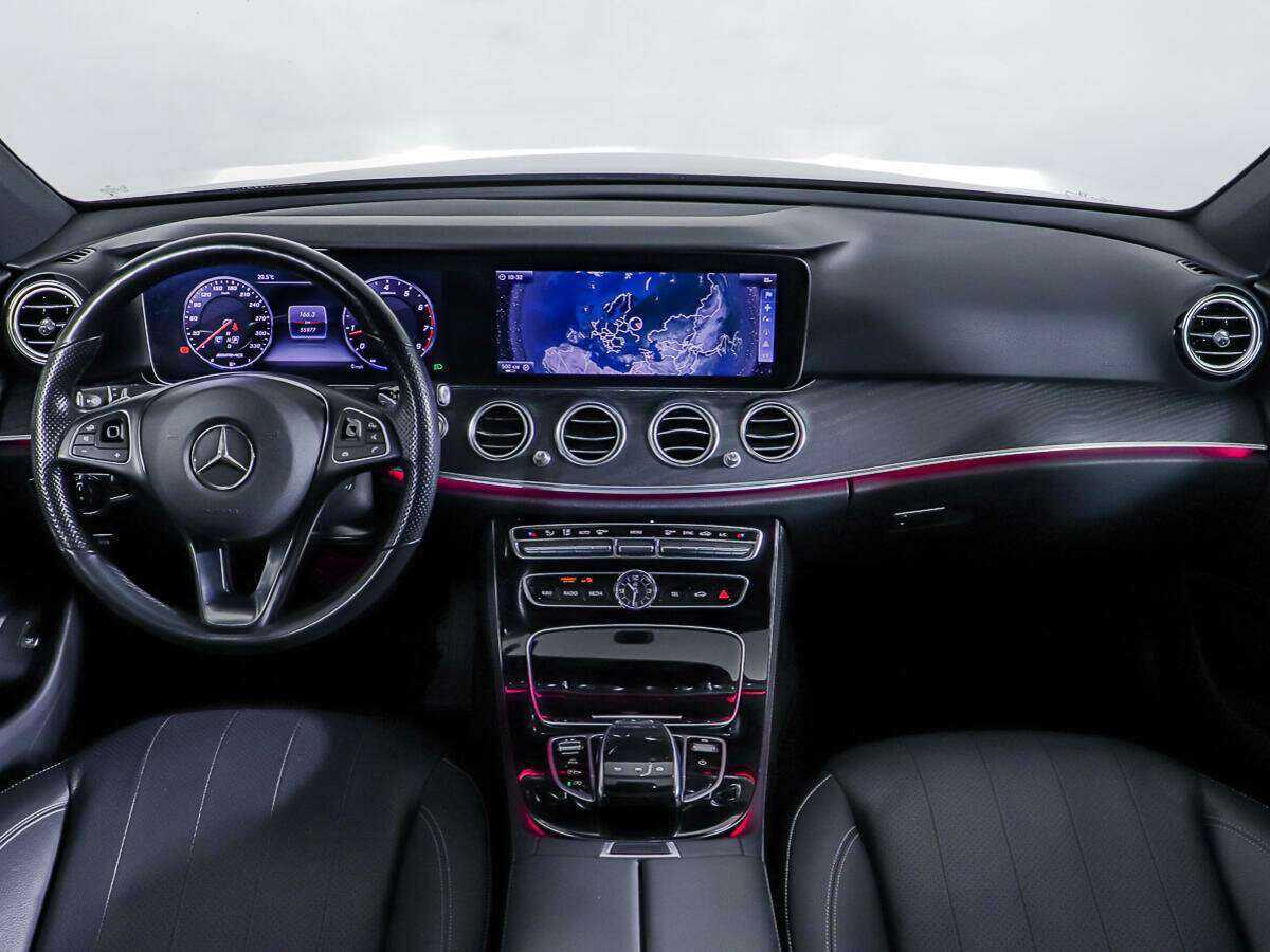 Б/У Мерседес-Бенц Е-Класс 2016 года. Фото: #9