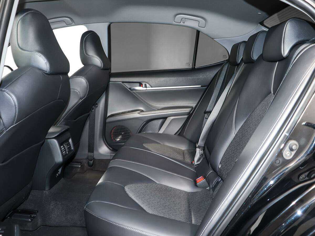 Б/У Тойота Камри 2022 года. Фото: #8