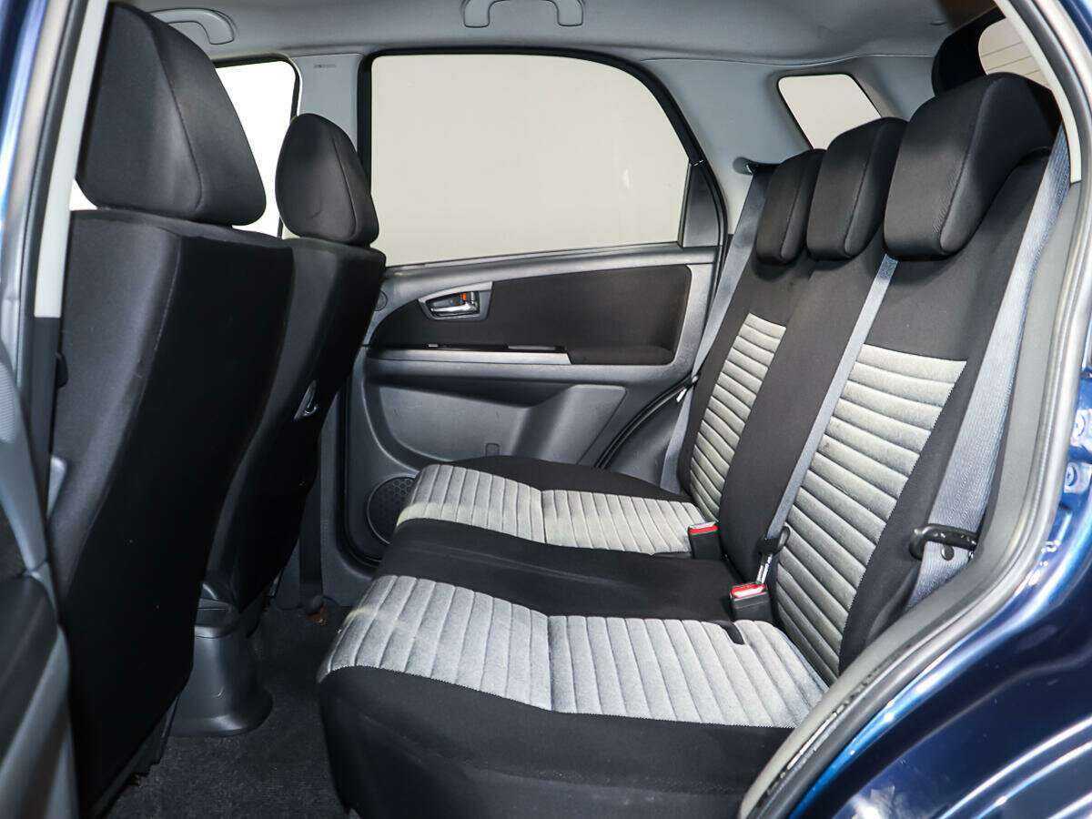 Б/У Сузуки С-Икс4 2010 года. Фото: #9