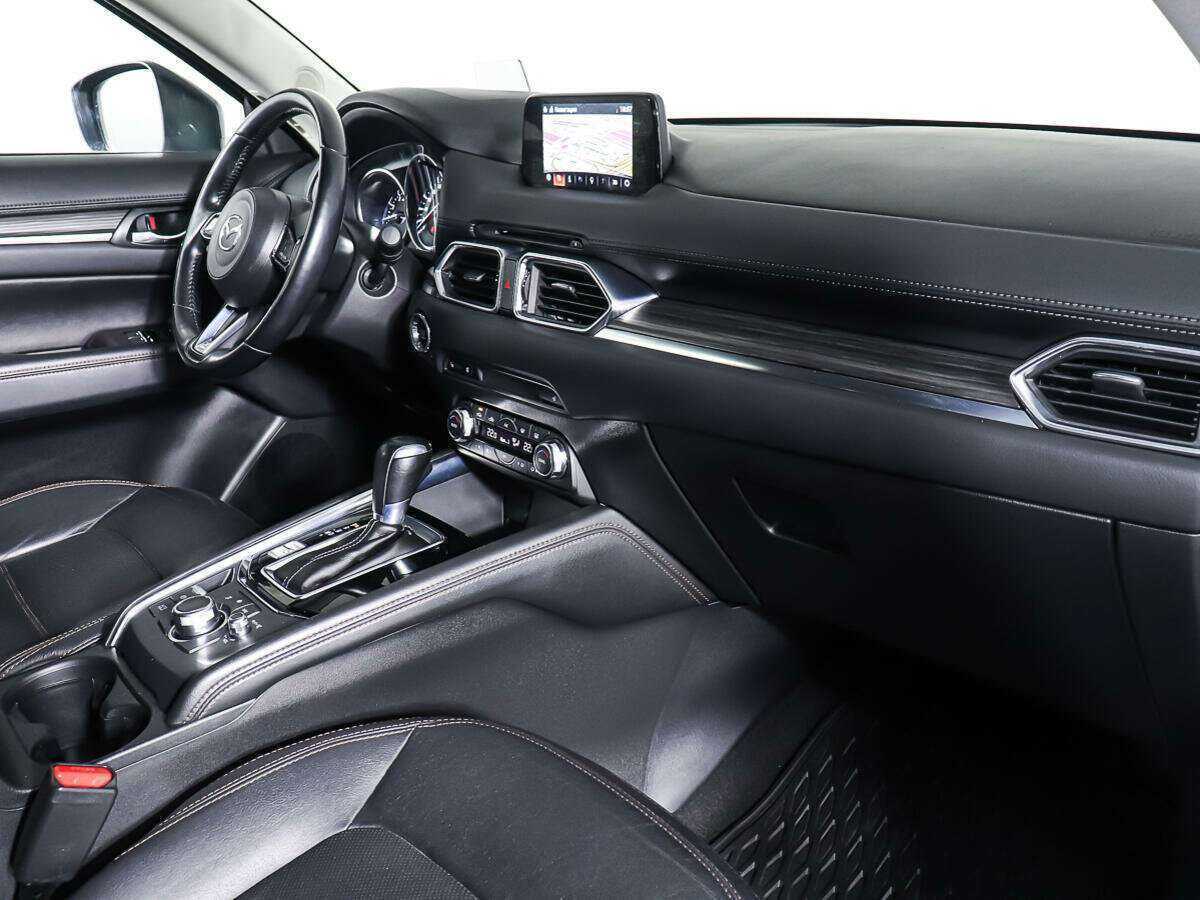 Б/У Мазда Ц-Икс-5 2017 года. Фото: #9