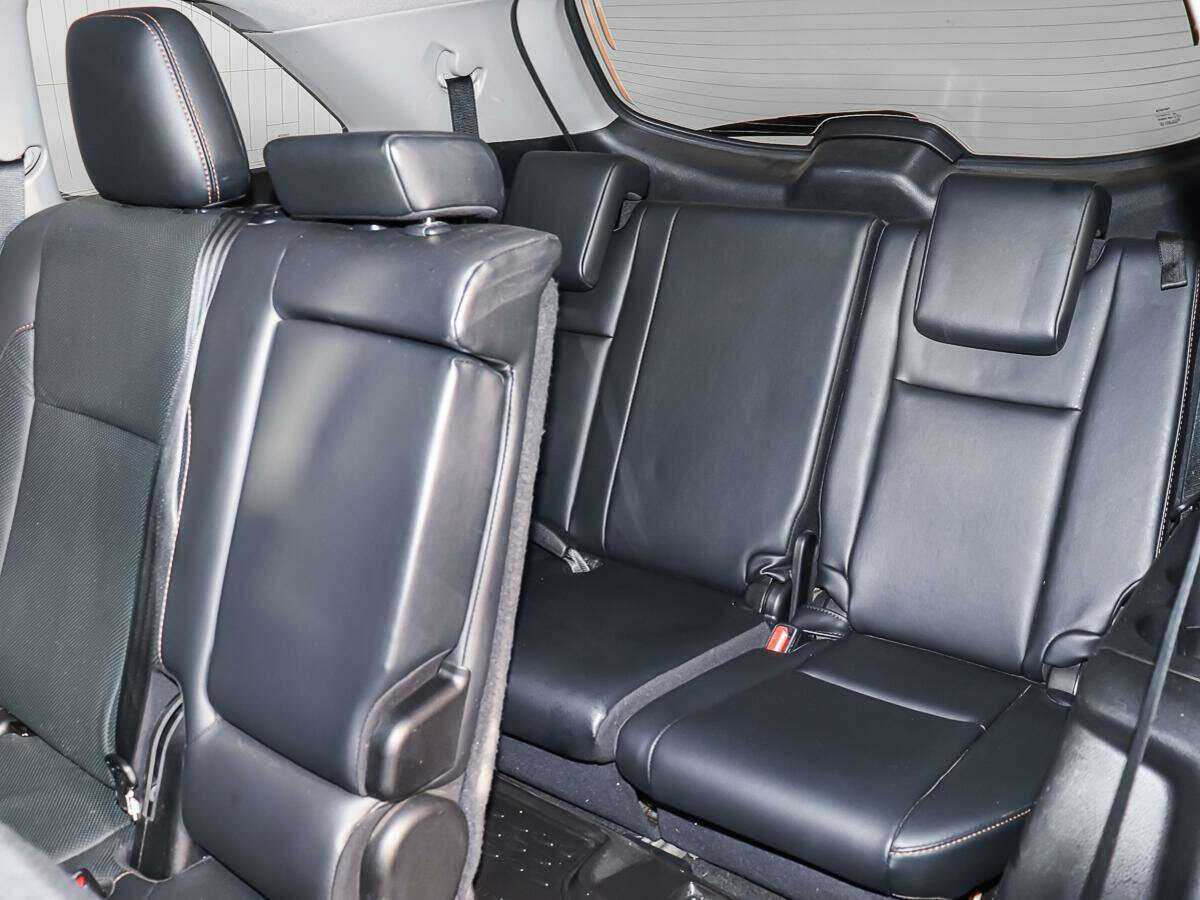 Б/У Тойота Хайлэндер 2019 года. Фото: #10