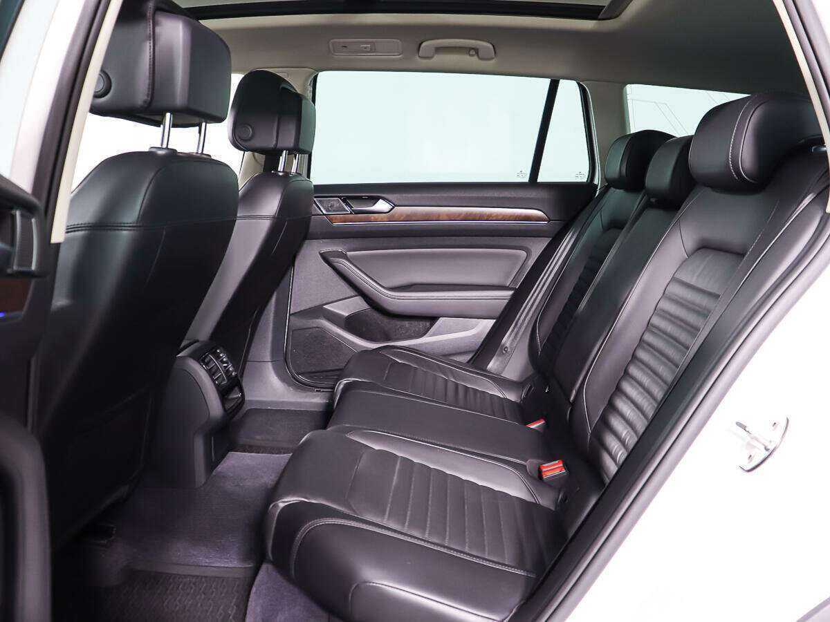 Б/У Фольксваген Пассат 2018 года. Фото: #9