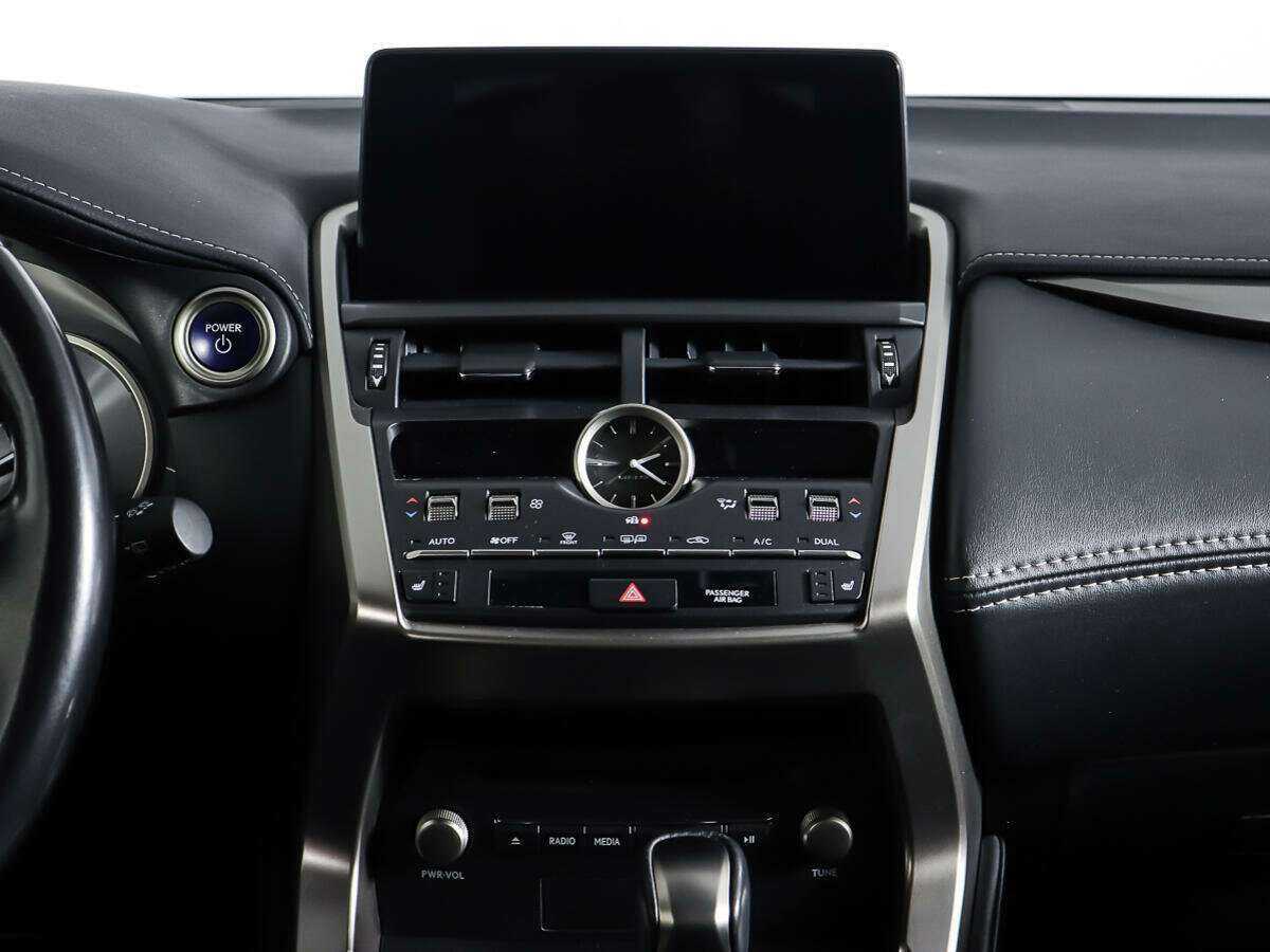 Б/У Лексус Н-Икс 2019 года. Фото: #11