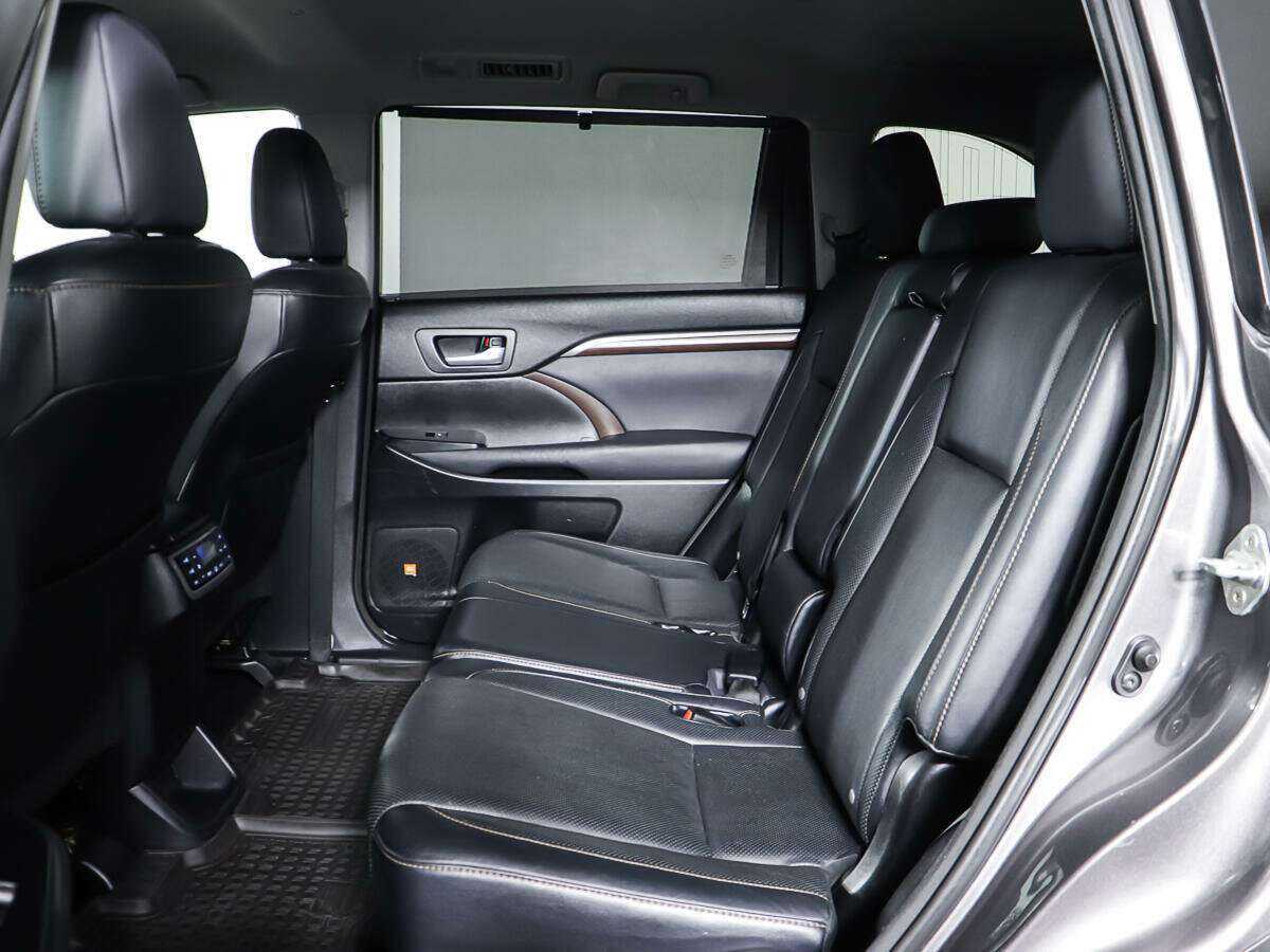 Б/У Тойота Хайлэндер 2014 года. Фото: #7