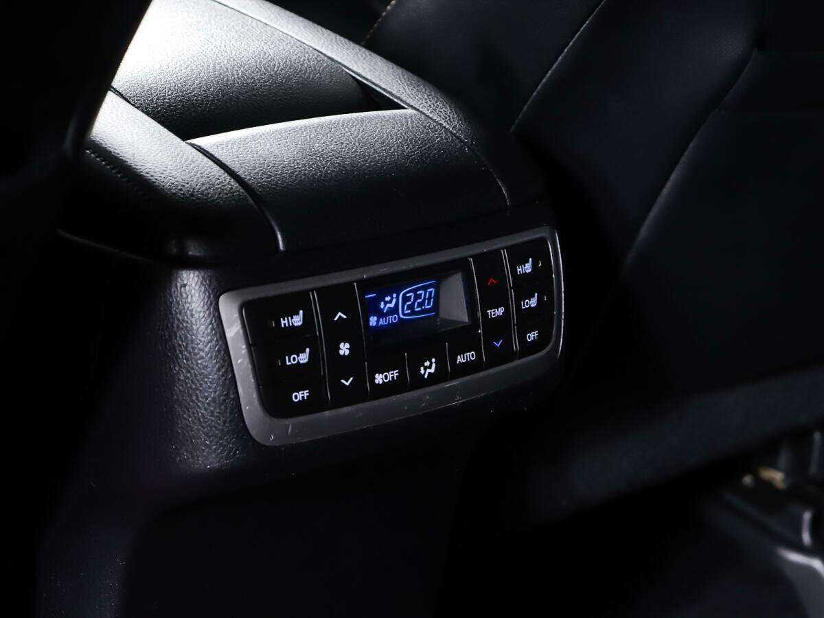 Б/У Тойота Хайлэндер 2014 года. Фото: #16